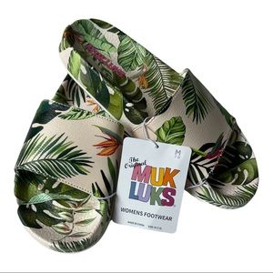 Muk Luks WOMEN'S POOL PARTY SLIDES Green Jungle M (7-8)